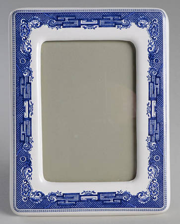 Willow Blue (Made in England, Earthenware, Newer) Frame Holds 3 1/2" X 5"