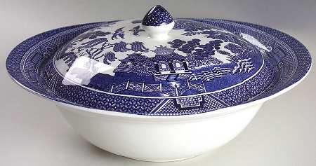 Willow Blue (Made in England, Earthenware, Newer) Round Covered Vegetable