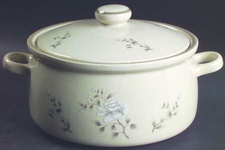 JMP5 2.5 Qt Round Covered Casserole