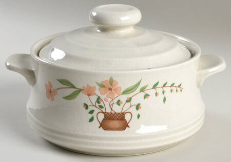 JMP8 1.5 Qt Round Covered Casserole