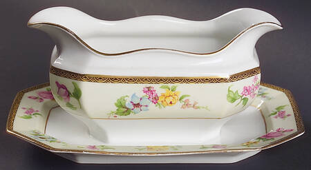 10703 Gravy Boat with Attached Underplate
