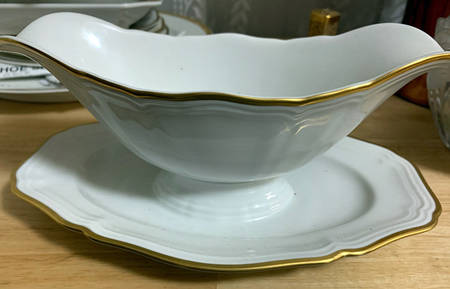 E329 Gravy Boat with Attached Underplate
