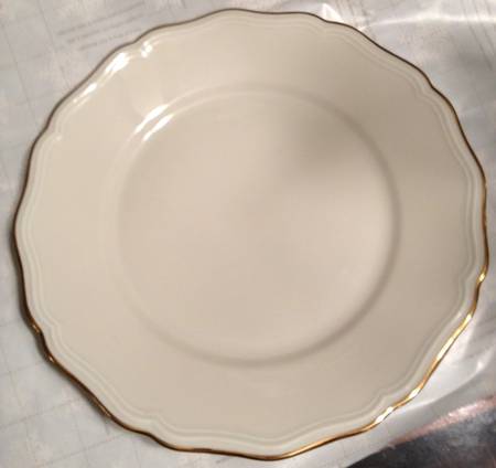 E329 Dinner Plate
