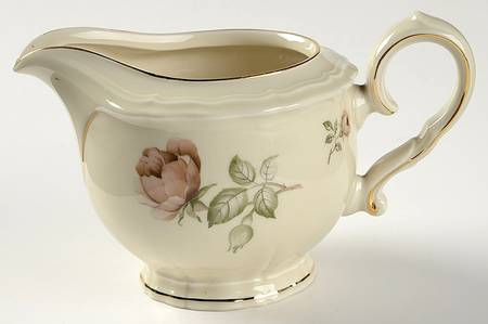 E428 Creamer