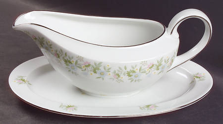 Forever Spring Gravy Boat with Attached Underplate