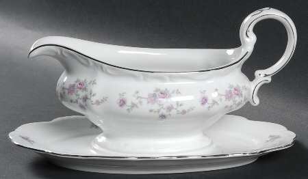 JOH128 Gravy Boat with Attached Underplate