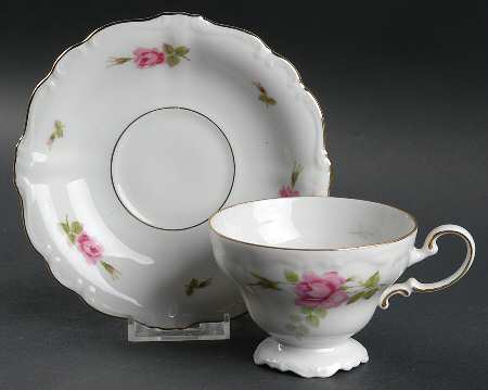 JOH172 Footed Cup & Saucer Set
