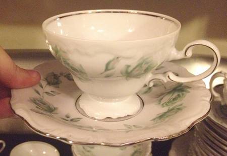 JOH184 Footed Cup & Saucer Set
