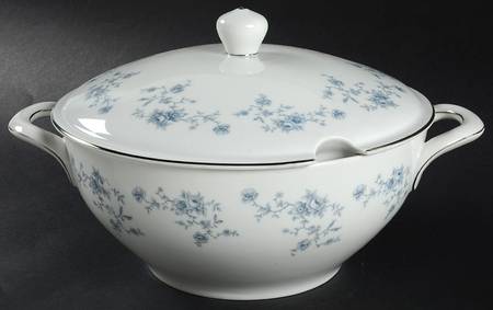 Blue Garland (Coupe, Platinum) Tureen &  Lid