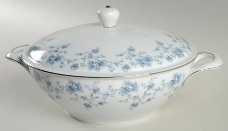 Blue Garland (Coupe, Platinum) Round Covered Vegetable