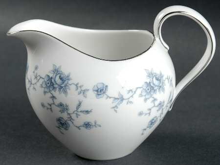 Blue Garland (Coupe, Platinum) Creamer