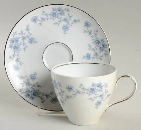 Blue Garland (Coupe, Platinum) Flat Cup & Saucer Set