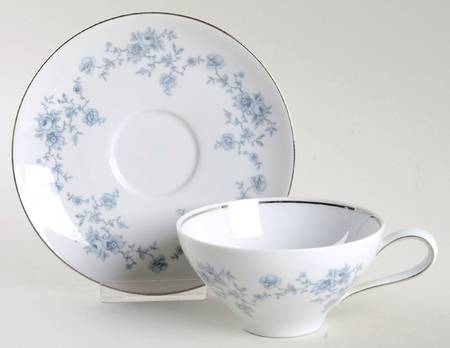 Blue Garland (Coupe, Platinum) Flat Cup & Saucer Set