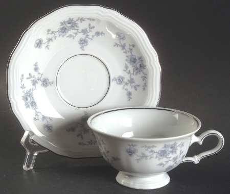 JOH201 Footed Cup & Saucer Set