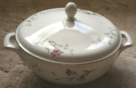 E651 Round Covered Vegetable