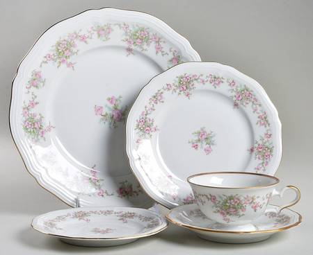 Wild Rose (1-16" Gold Trim) 5 Piece Place Setting