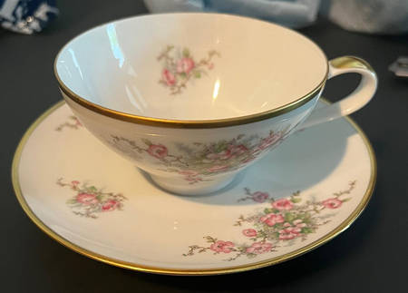 JOH49 Flat Cup & Saucer Set