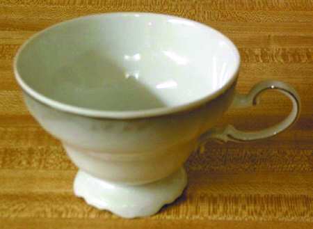 JOH91 Footed Cup