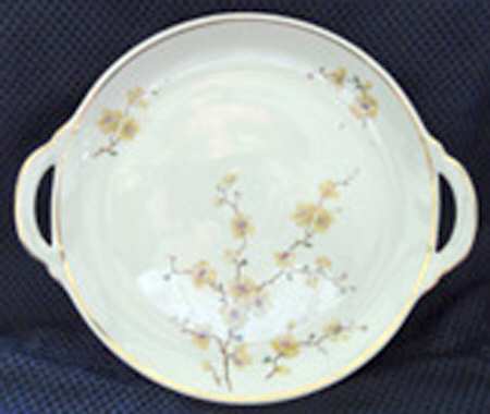 E653 Handled Cake Plate