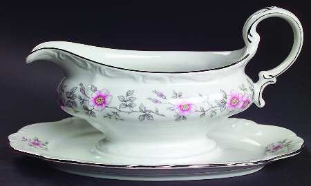 Louise Gravy Boat with Attached Underplate