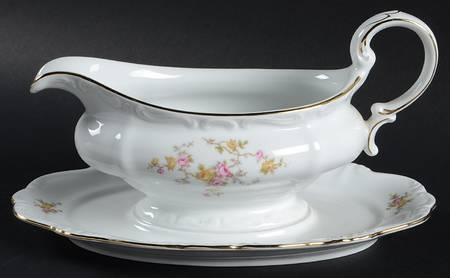 Michele Gravy Boat with Attached Underplate