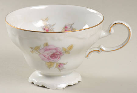 Michelene Footed Cup