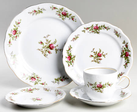 Moss Rose (Thailand Traditions) 5 Piece Place Setting by Johann Haviland