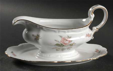 Serenade Gravy Boat with Attached Underplate