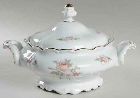 Serenade Round Covered Vegetable