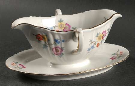 Shanghai Gravy Boat with Attached Underplate