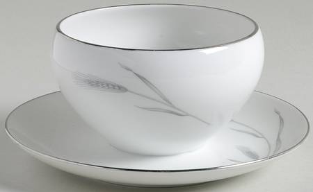 Silver Wheat Round Gravy Boat/Attached Underplate