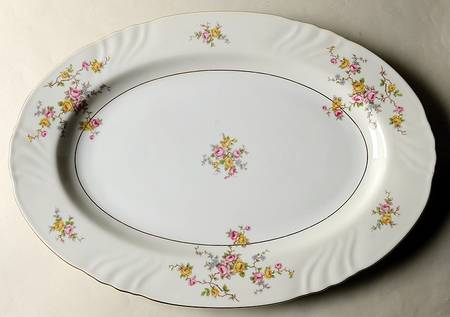 Thornrose Cream 16" Oval Serving Platter