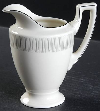 Tuxedo Creamer
