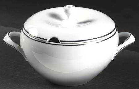 Wedding Ring Round Covered Vegetable