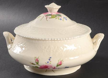 Birbeck Rose Pink Round Covered Vegetable