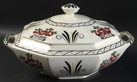 The Oberlin Round Covered Vegetable