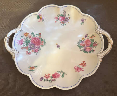 Olde English (Scalloped) Handled Cake Plate