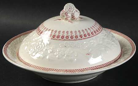 Sheridan Round Covered Butter with Strainer