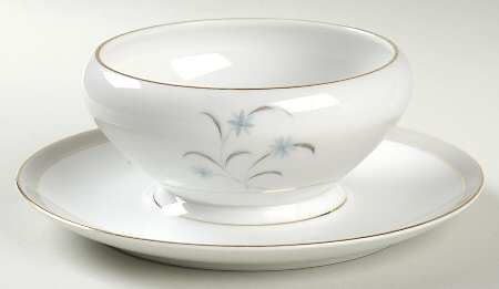 Andrea Gravy Boat with Attached Underplate
