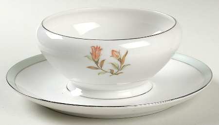 Clare Gravy Boat with Attached Underplate