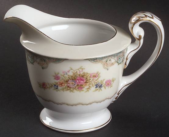 Fairmont Creamer