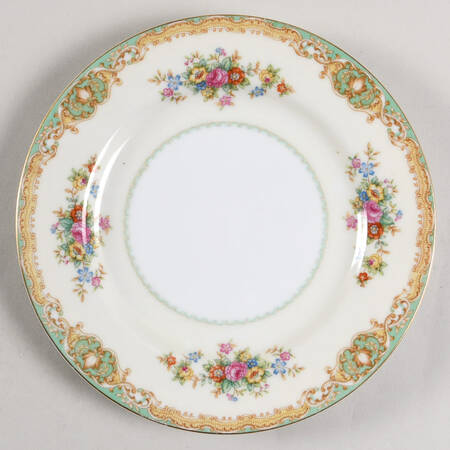 Green Traditional Salad Plate