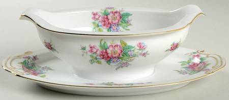 Hanford Gravy Boat with Attached Underplate