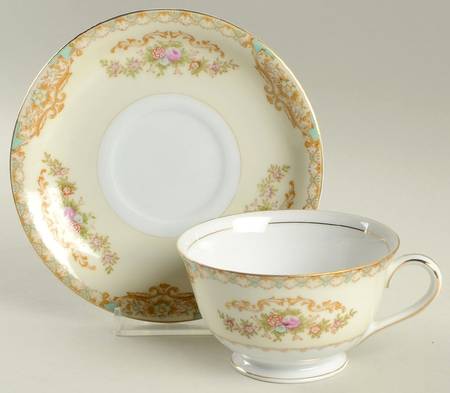 JYO1 Footed Cup & Saucer Set