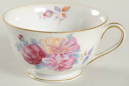 JYO4 Footed Cup