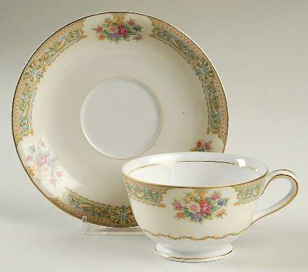 JYO6 Footed Cup & Saucer Set