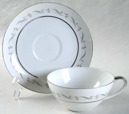 Leona Flat Cup & Saucer Set