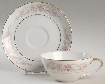 Flat Cup & Saucer Set