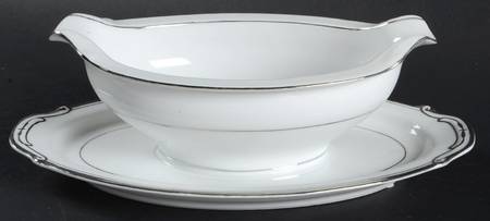 400P Gravy Boat with Attached Underplate