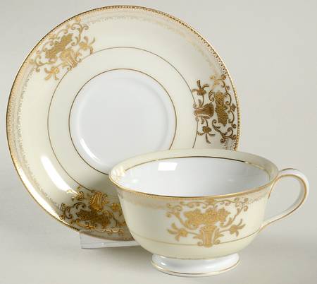 407 Footed Cup & Saucer Set
